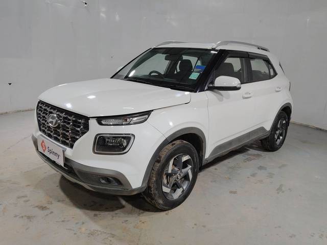 https://images10.gaadi.com/usedcar_image/4567875/original/f6eb22762a63e0fafc85a7abab828c04.jpg?imwidth=6400