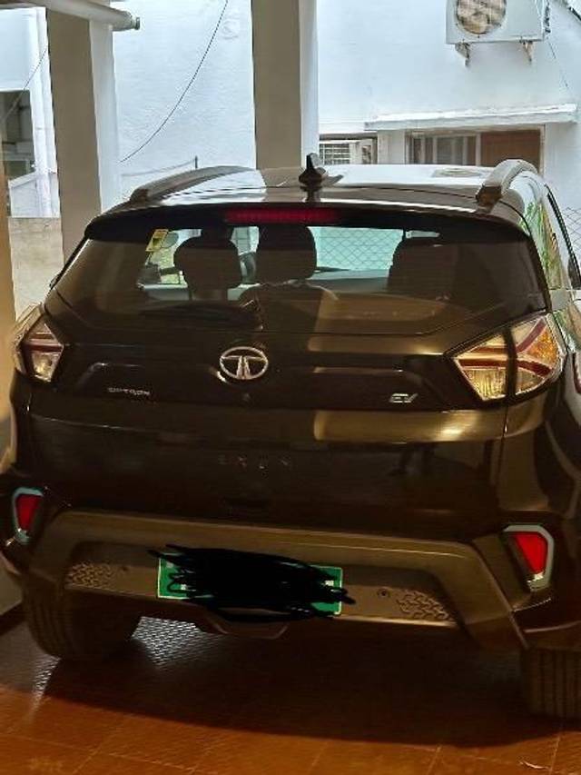 https://images10.gaadi.com/usedcar_image/4567894/original/processed_30278184-10f1-4306-bd13-0a90536f44d7.jpeg?imwidth=6401