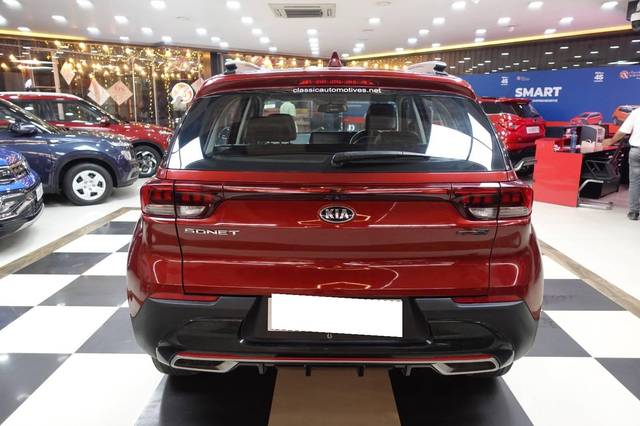 https://images10.gaadi.com/usedcar_image/4567896/original/processed_21581f1e295b4800990d9c00cc0da2cd.jpg?imwidth=6401