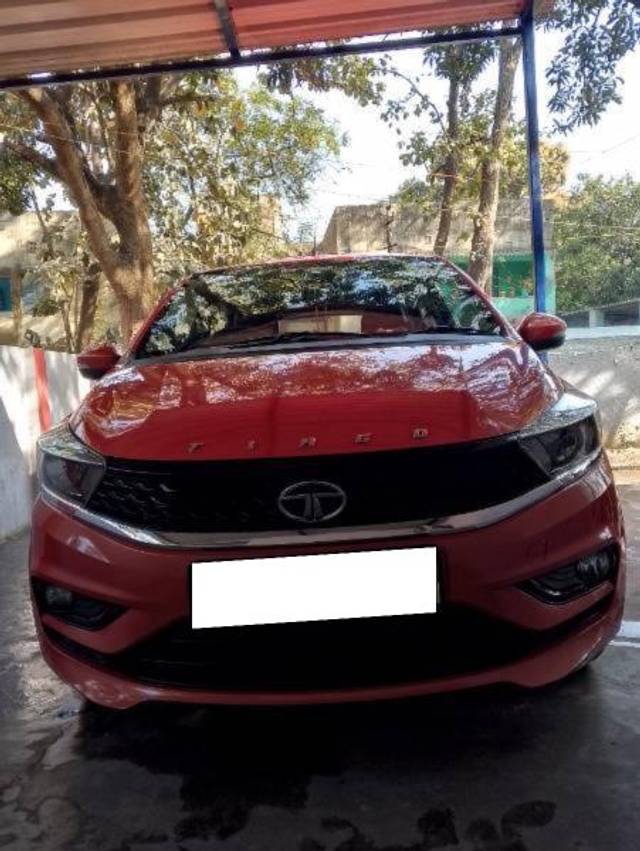 https://images10.gaadi.com/usedcar_image/4567915/original/processed_713c9e32-cb66-4321-b5fa-bf39a673d8e7.jpg?imwidth=6400