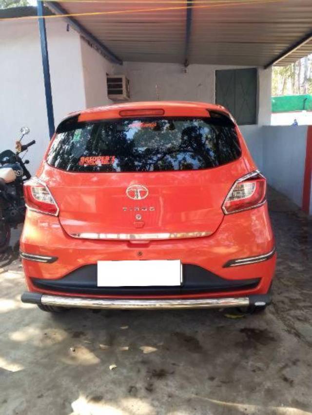 https://images10.gaadi.com/usedcar_image/4567915/original/processed_e25714fb-d7d7-49df-aefe-6be176373fef.jpg?imwidth=6401
