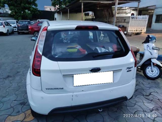 https://images10.gaadi.com/usedcar_image/4567917/original/processed_9524b687-a963-4d33-a8a7-2aa30132a1d2.jpg?imwidth=6401