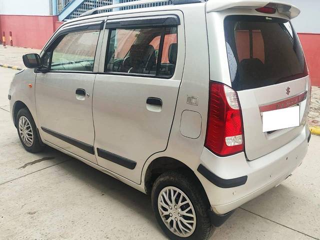 https://images10.gaadi.com/usedcar_image/4567960/original/processed_6b6929ded8acd09a58325a0fb62952b2.jpg?imwidth=6402