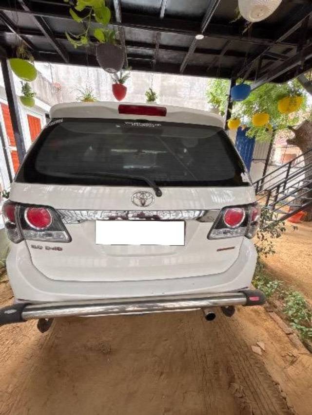 https://images10.gaadi.com/usedcar_image/4567965/original/processed_872ef158-dd7d-4920-b76e-db8097cb61bc.jpg?imwidth=6400