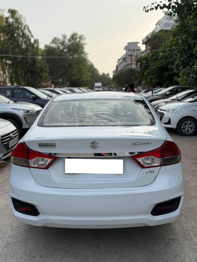https://images10.gaadi.com/usedcar_image/4567972/original/processed_06b8a4d7-553f-4855-a325-cb9460ed5904.jpg?imwidth=6401