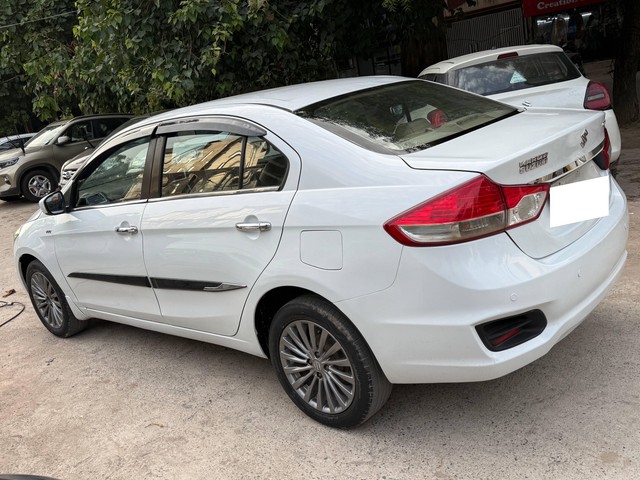 https://images10.gaadi.com/usedcar_image/4567972/original/processed_7a63a180-4563-46cd-9839-4258274fcef7.jpg?imwidth=6402