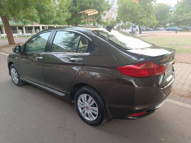 https://images10.gaadi.com/usedcar_image/4567993/original/processed_b0c83c84-c6af-49f0-9e77-373673b88767.jpg?imwidth=6402