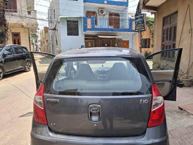 https://images10.gaadi.com/usedcar_image/4568002/original/processed_4258873b-f004-4708-a757-0f379fab6f8a.jpg?imwidth=6402