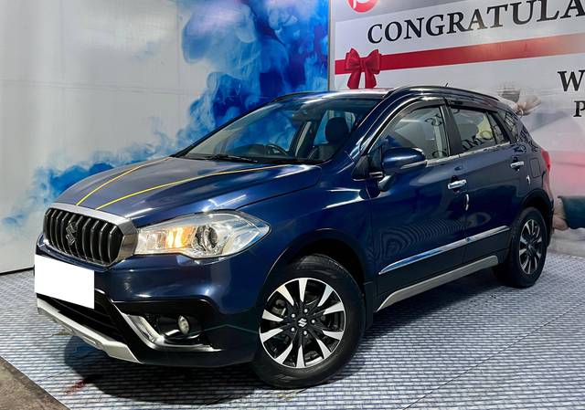 https://images10.gaadi.com/usedcar_image/4568058/original/processed_9cc28e7ea9724b44a703f8a5ccda3675.jpg?imwidth=6402