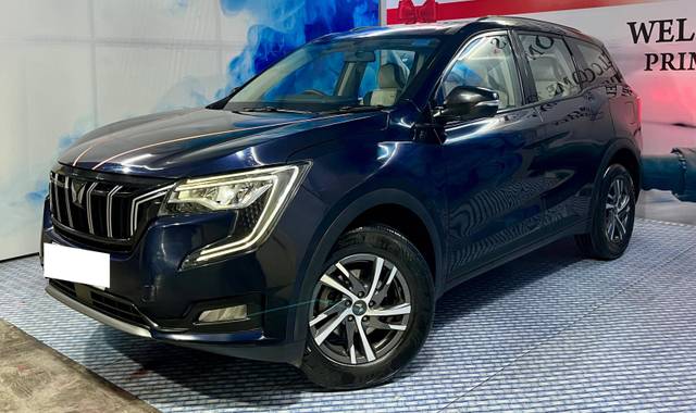 https://images10.gaadi.com/usedcar_image/4568062/original/processed_8993a02216daa3a60c47b3ba46da7f14.jpg?imwidth=6402