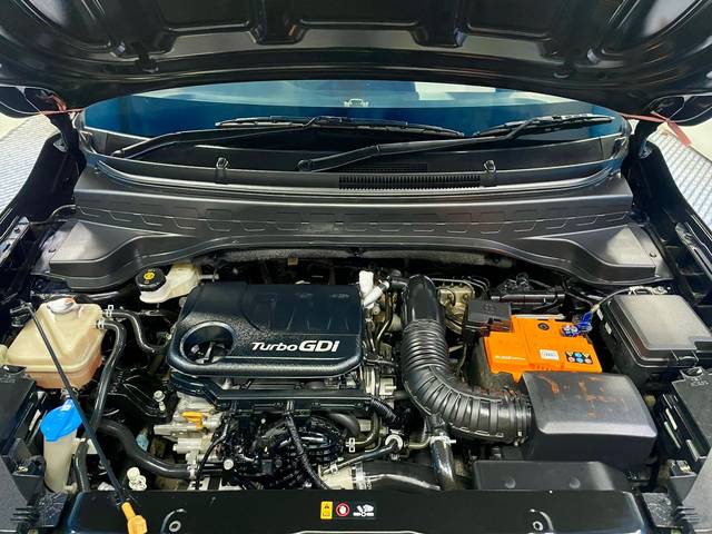 https://images10.gaadi.com/usedcar_image/4568068/original/ed7103c6a25d4d28dd8ae792a6521416.jpg?imwidth=6402
