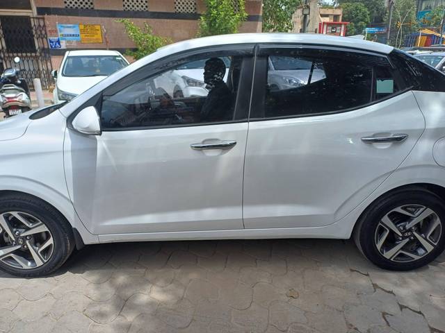 https://images10.gaadi.com/usedcar_image/4568072/original/processed_339d5b8a4d5ebdccb0b7c40f7a2b23e5.jpg?imwidth=6402