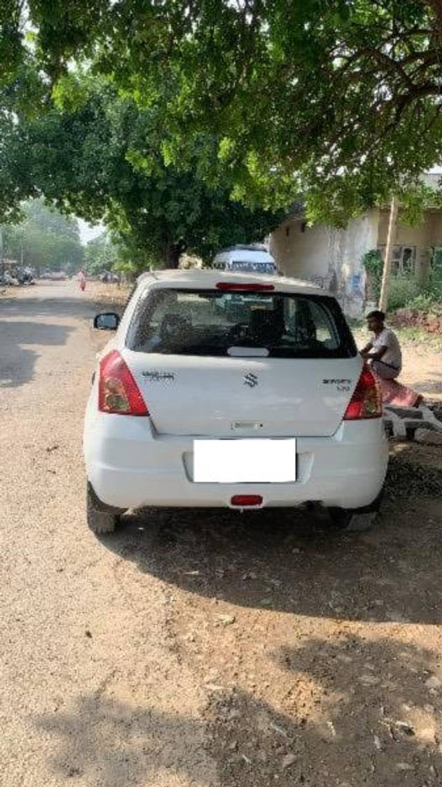 https://images10.gaadi.com/usedcar_image/4568088/original/processed_7955c4ab-be15-4495-8929-9c3b32bc758b.jpeg?imwidth=6401