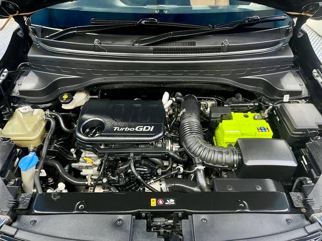 https://images10.gaadi.com/usedcar_image/4568091/original/878f6c95f63506a6d113116c57974092.jpg?imwidth=6401