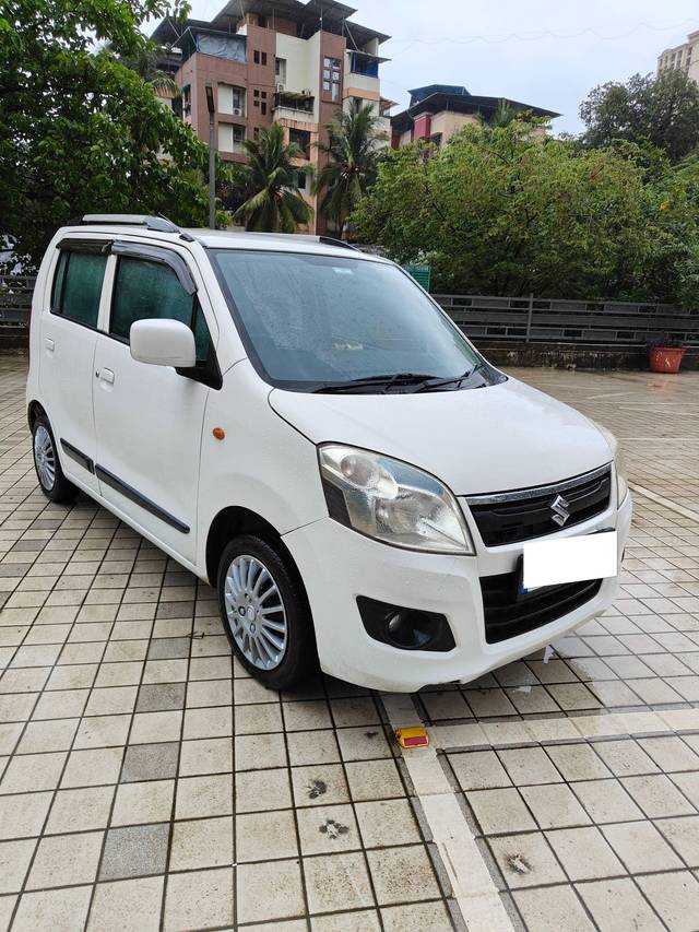 https://images10.gaadi.com/usedcar_image/4568098/original/processed_34e1afd2-60aa-499b-a6d8-a70e1324074c.jpg?imwidth=6400