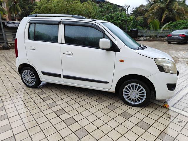 https://images10.gaadi.com/usedcar_image/4568098/original/processed_94601805-da06-48c5-b6a7-5127748d0b62.jpg?imwidth=6401