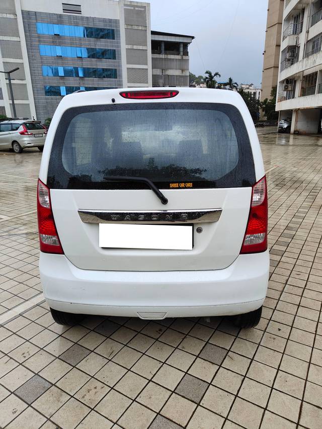 https://images10.gaadi.com/usedcar_image/4568098/original/processed_b3f9e694-24df-446c-929f-21a04494051a.jpg?imwidth=6402