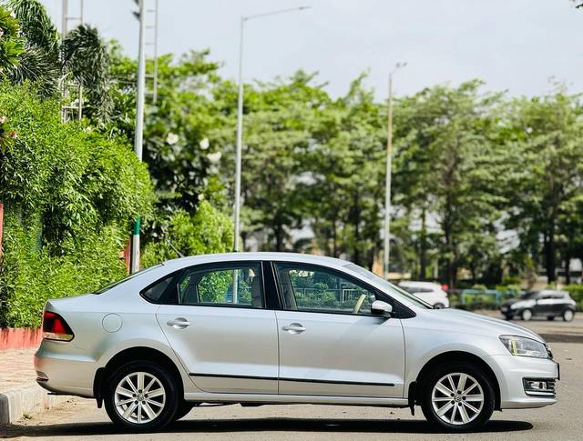 https://images10.gaadi.com/usedcar_image/4568103/original/145a61a150d5cfa8e8972a48c2ec821d.jpg?imwidth=6401