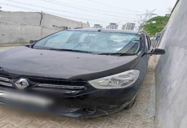https://images10.gaadi.com/usedcar_image/4568117/original/978742d2-77b0-49e6-8f39-93b62dc8a0a0.?imwidth=6402