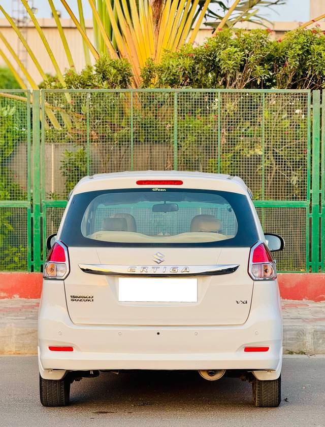 https://images10.gaadi.com/usedcar_image/4568144/original/processed_a5c1d78133b04e666822b920d4c8cfed.jpg?imwidth=6402
