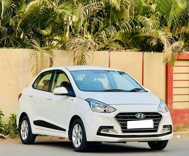 https://images10.gaadi.com/usedcar_image/4568146/original/processed_630b1192c22cf89d8d99fd1d43a3cdcc.jpg?imwidth=6400