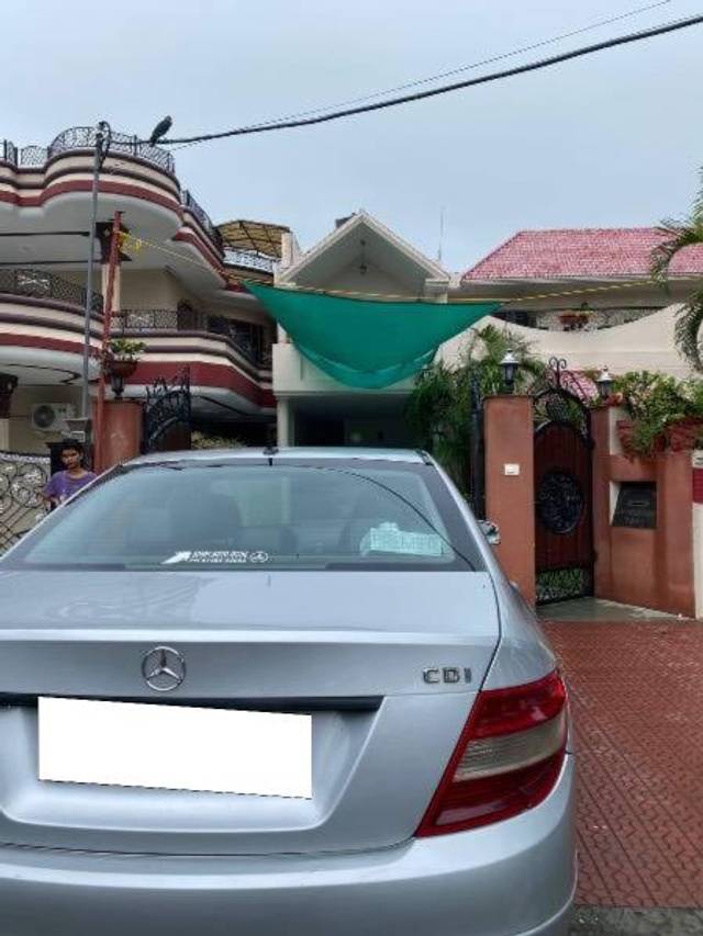 https://images10.gaadi.com/usedcar_image/4568150/original/processed_10079e3c-5d47-462b-ae6c-e82bf2844e0b.jpeg?imwidth=6401