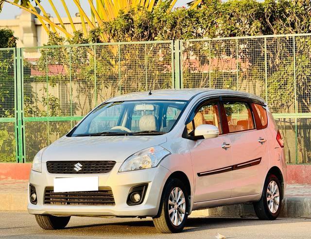 https://images10.gaadi.com/usedcar_image/4568184/original/processed_a40097529ca369a140ce9498c2eddef8.jpg?imwidth=6402