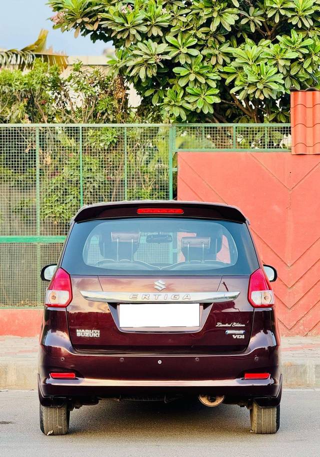 https://images10.gaadi.com/usedcar_image/4568188/original/processed_a11098f042d4bc47fcc43d9f577221f4.jpg?imwidth=6402