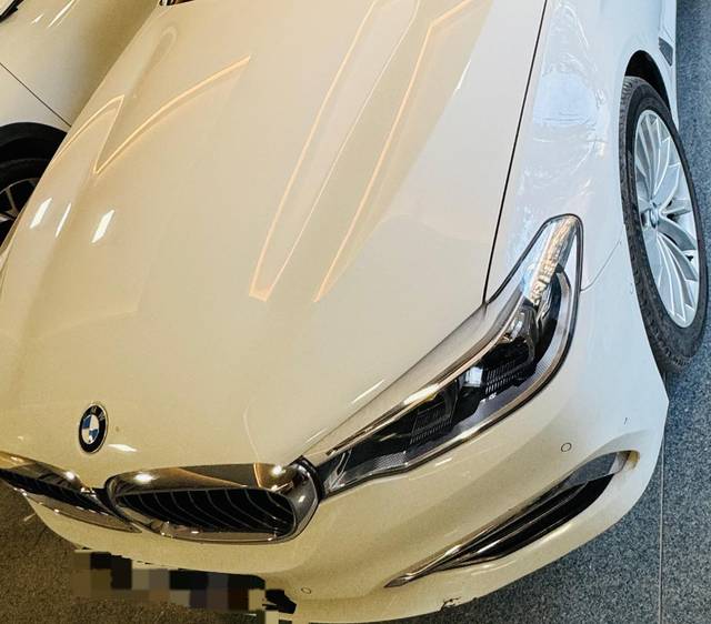 https://images10.gaadi.com/usedcar_image/4568191/original/9b1355cc001dad99cb0be784427e2a95.jpg?imwidth=6402