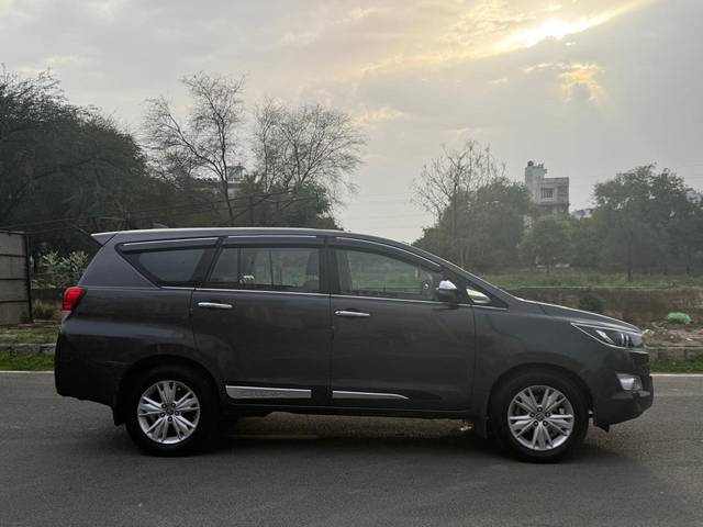 https://images10.gaadi.com/usedcar_image/4568198/original/0cf3ab7bf5a291cee4a3a339eb165145.jpg?imwidth=6401