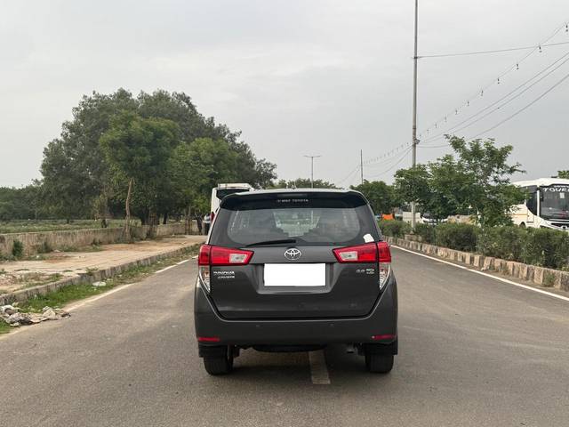 https://images10.gaadi.com/usedcar_image/4568198/original/processed_a104593a084bce5e6f56384dc4c48255.jpg?imwidth=6402