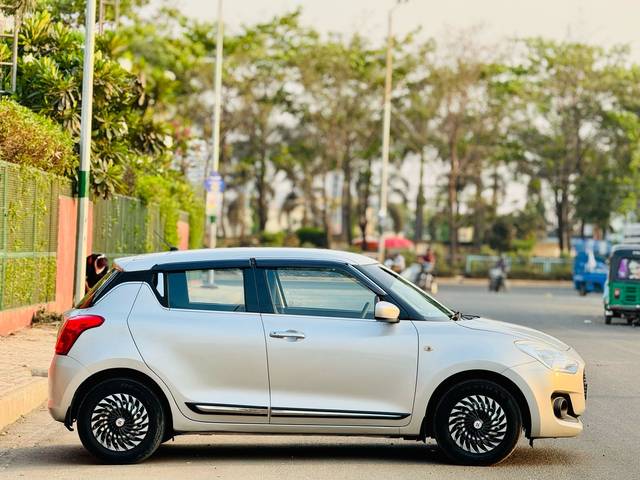 https://images10.gaadi.com/usedcar_image/4568206/original/c6cd382079140cbdc0082517bbc62345.jpg?imwidth=6401