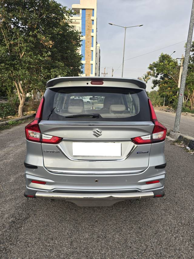 https://images10.gaadi.com/usedcar_image/4568209/original/processed_5e809548c855d5329f18b71c58626877.jpg?imwidth=6402