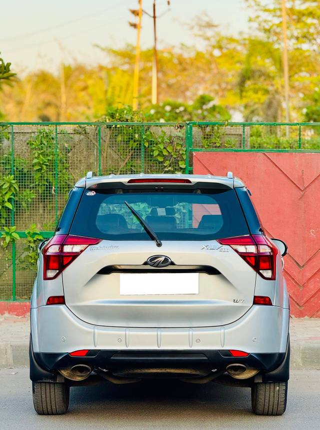 https://images10.gaadi.com/usedcar_image/4568210/original/processed_07c3349760614e93c7c79fb49910dea3.jpg?imwidth=6401
