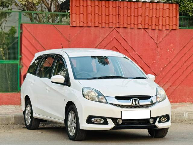 https://images10.gaadi.com/usedcar_image/4568216/original/processed_026be1b600d5e2c05882a5f45717d84d.jpg?imwidth=6400