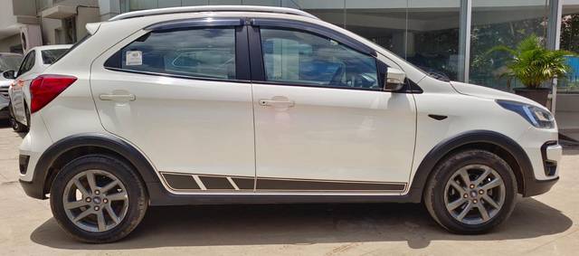https://images10.gaadi.com/usedcar_image/4568221/original/8d9236d772e739f01f26f0fe84e8c6cf.jpeg?imwidth=6401