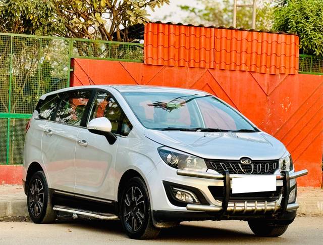 https://images10.gaadi.com/usedcar_image/4568225/original/processed_0f4263df539b45b8aad8adb063efc299.jpg?imwidth=6400