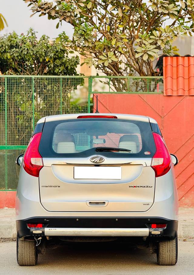 https://images10.gaadi.com/usedcar_image/4568225/original/processed_c003f053b31d83fa7678466ea7c0f0e7.jpg?imwidth=6402