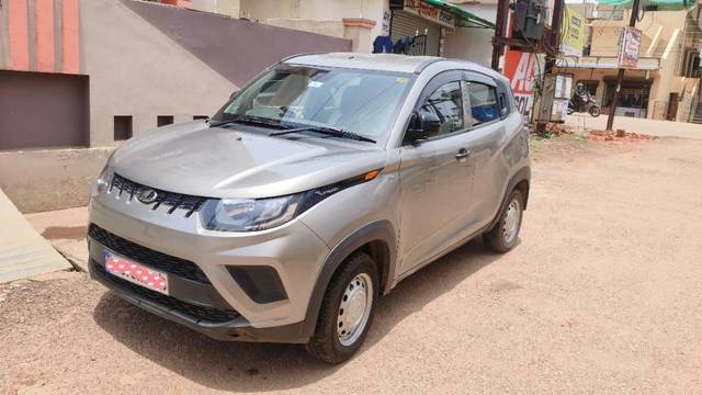 https://images10.gaadi.com/usedcar_image/4568235/original/processed_3195fb15-bd1a-4032-a62c-f655737701aa.jpg?imwidth=6402