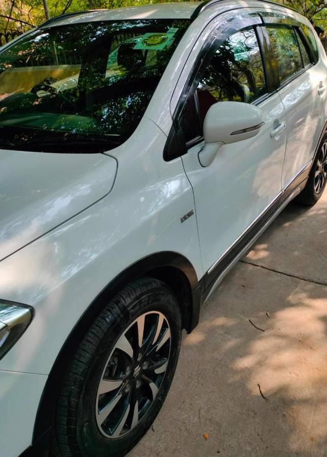 https://images10.gaadi.com/usedcar_image/4568245/original/ac0bba9782666c1f62f07903cf33d308.jpg?imwidth=6401