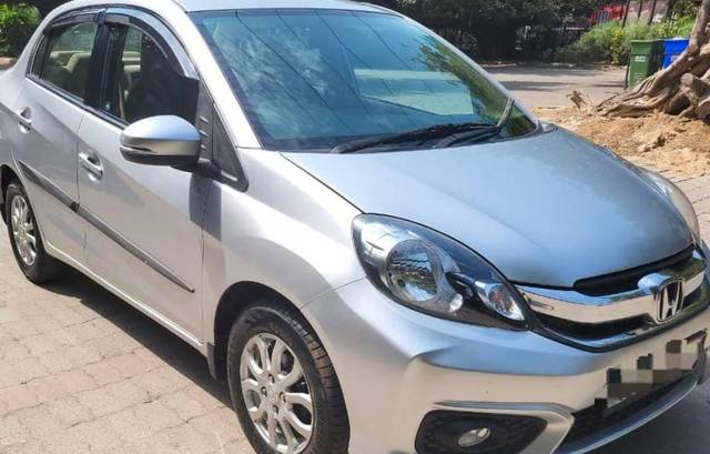 https://images10.gaadi.com/usedcar_image/4568249/original/processed_0af6fd74d84dc5718902ab25cded0351.jpg?imwidth=6400