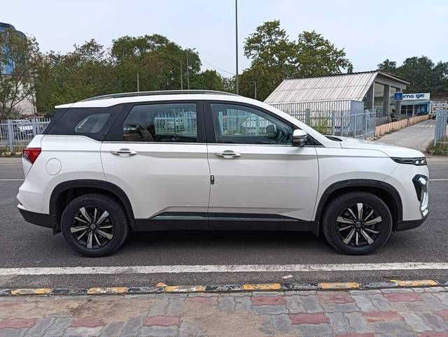 https://images10.gaadi.com/usedcar_image/4568261/original/processed_08ca5bf568b86cbdb8dc0c074ecd303b.jpg?imwidth=6401