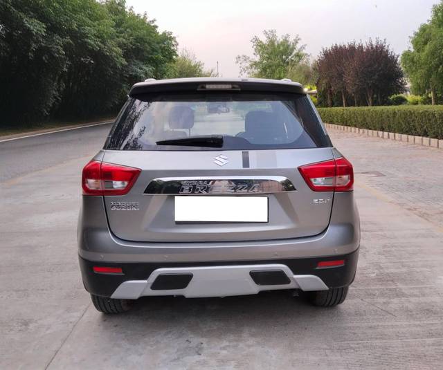 https://images10.gaadi.com/usedcar_image/4568264/original/processed_8b892d5e59172ac0f25b91ef30b47215.jpg?imwidth=6401