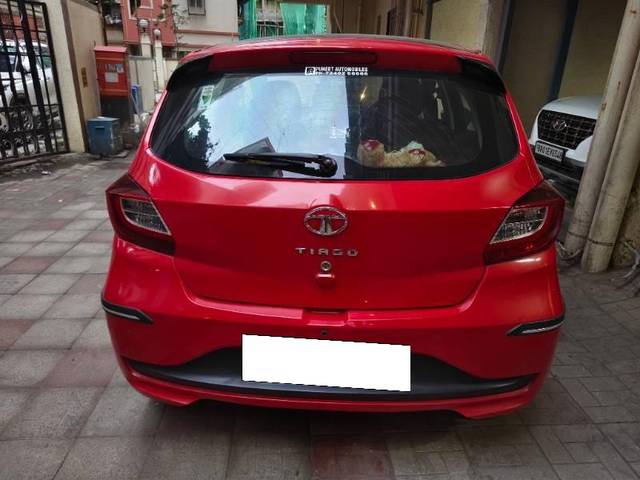 https://images10.gaadi.com/usedcar_image/4568273/original/processed_55b52251-1954-4909-a644-1c13a4301d1c.jpg?imwidth=6401