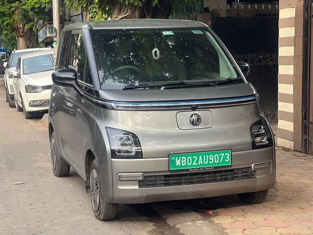 https://images10.gaadi.com/usedcar_image/4568297/original/processed_5e622f5a8eb86823f247e36a48924936.jpg?imwidth=6400