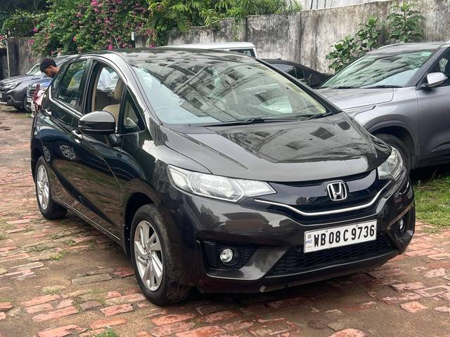 https://images10.gaadi.com/usedcar_image/4568308/original/processed_9babf14c178ff5422fdbcced46efc5d3.jpg?imwidth=6400