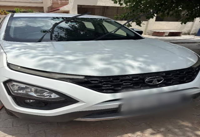 https://images10.gaadi.com/usedcar_image/4568324/original/e9995d1f-c725-4d3c-b522-c8b1381821fa.?imwidth=6401