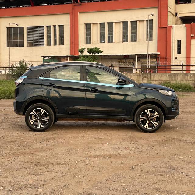 https://images10.gaadi.com/usedcar_image/4568334/original/7c85dc84a7d8b3053981f6fc18c55125.jpg?imwidth=6401