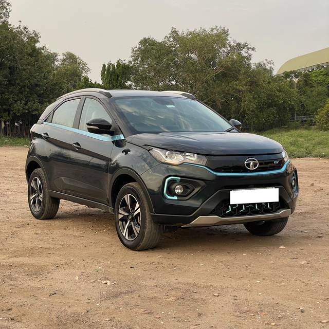 https://images10.gaadi.com/usedcar_image/4568334/original/processed_0e739541c1f7da8231ef707c9a76f4a7.jpg?imwidth=6400
