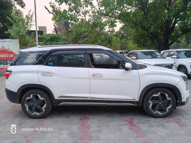 https://images10.gaadi.com/usedcar_image/4568355/original/processed_c6e3d76d8c08847de7663a99ce992a0f.jpg?imwidth=6401